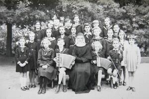 Prve škole za djevojke otvaraju se tek u 19. vijeku