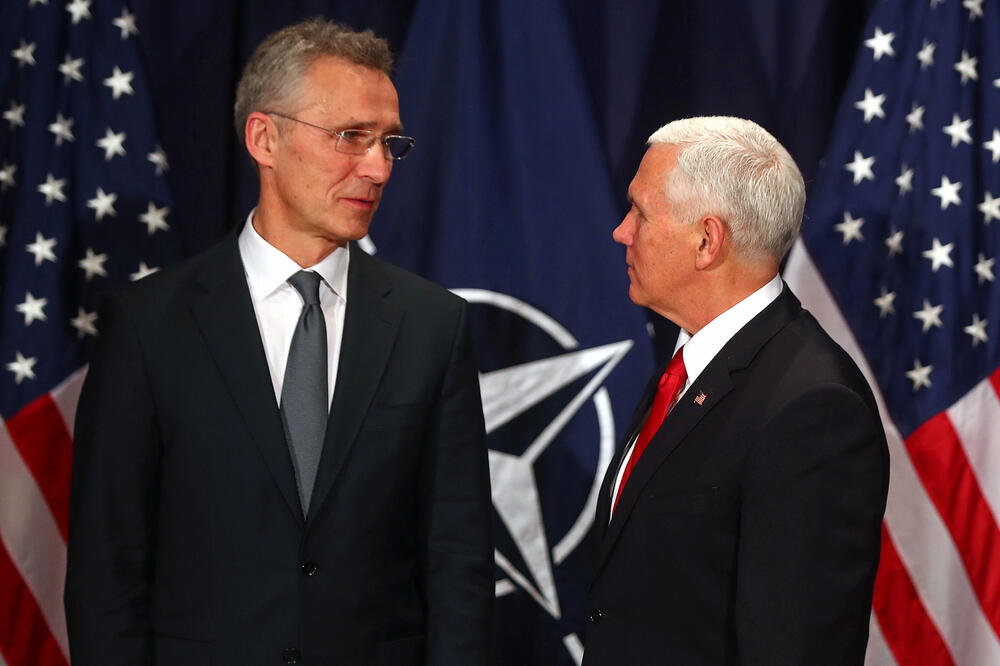 Stoltenberg i Pens, Foto: Reuters