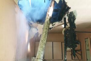Vukovci: U požaru oštećeno potkrovlje kuće