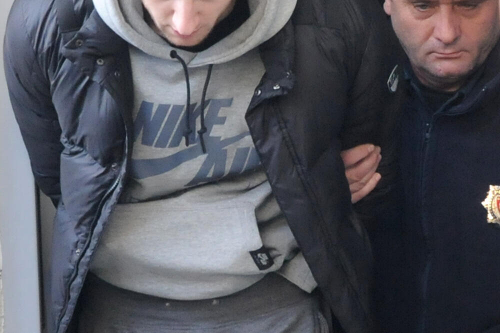 Privođenje Čogurića (arhiva), Foto: Vesko Belojević