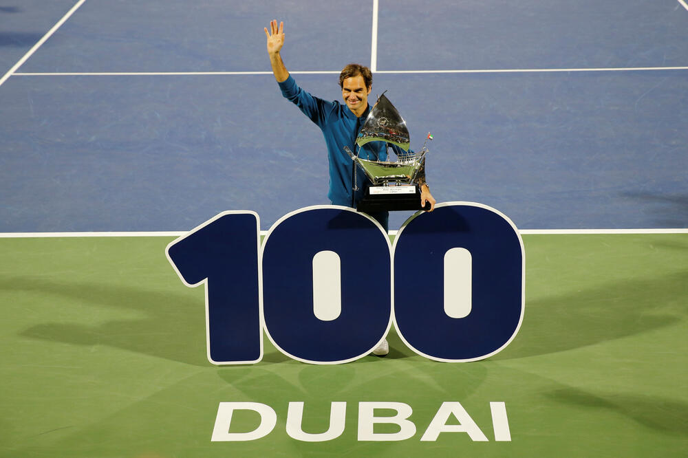 Federer nakon jubilarne titule, Foto: Reuters