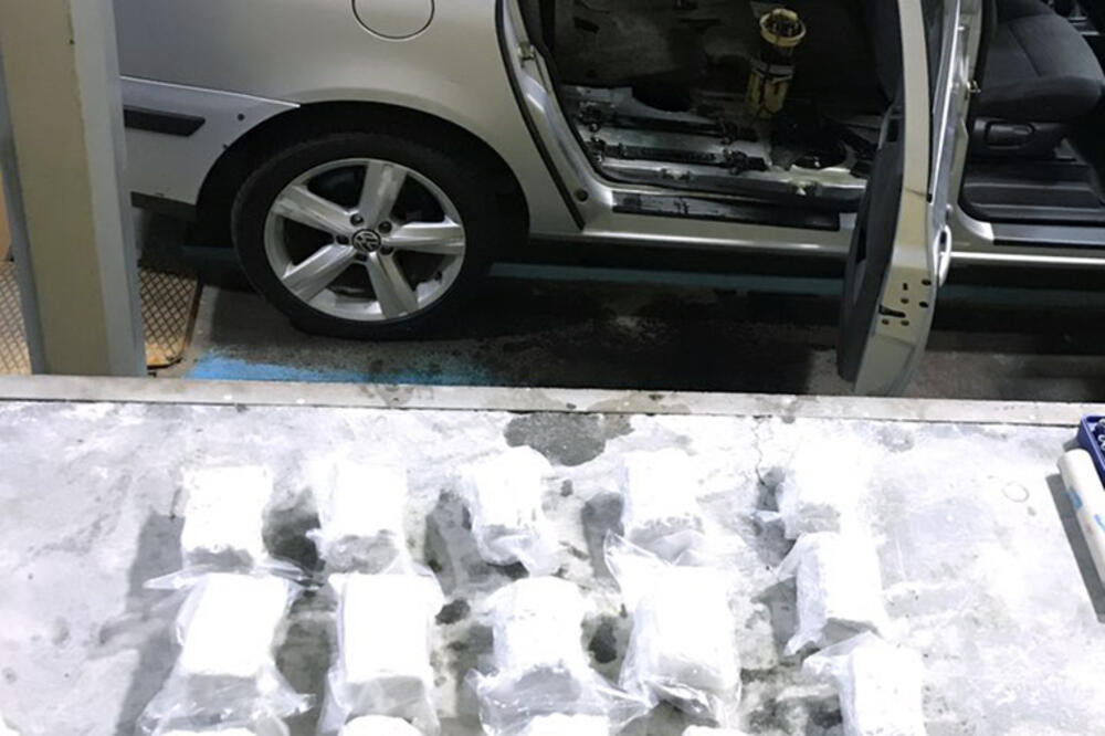 Droga pronađena u rezervoaru vozila, Foto: Uprava policije