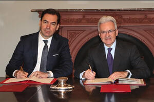 Potpisali dva, pohvalili se jednim: Pažin i Vlada prećutali...