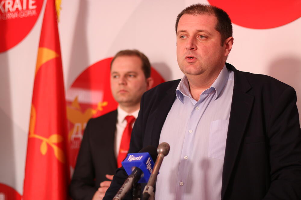 Čađenović na vanrednoj konferenciji za medije, Foto: Demokrate