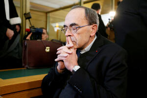 Prikrivao sveštenika pedofila: Francuski kardinal osuđen uslovno...
