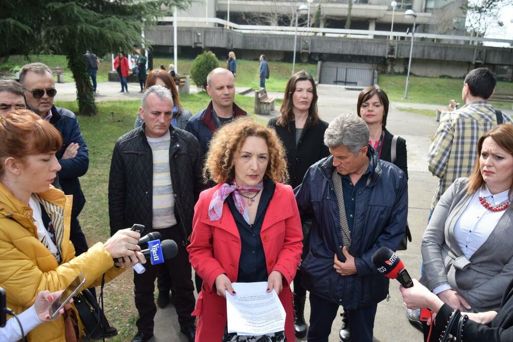 Sa današnjeg skupa ispred RTCG, Foto: Luka Zeković