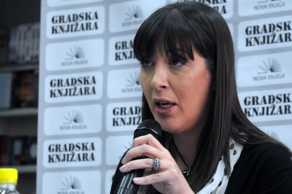 Dok je u Baru, radna knjižica je čeka u MVP, Foto: Luka Zeković