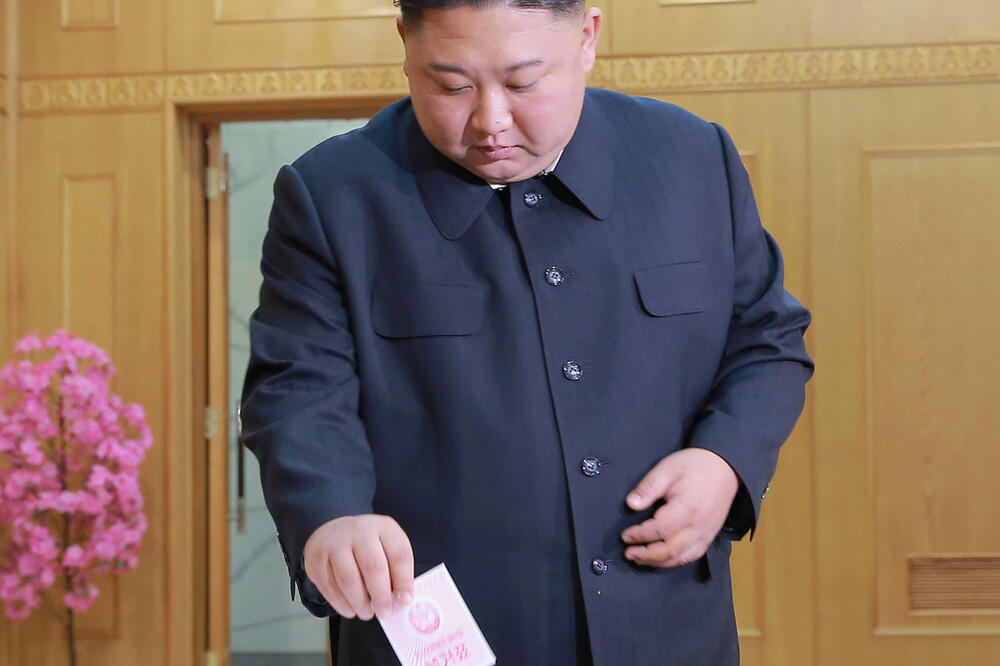 Kim Džong Un glasa, Foto: BETA/AP