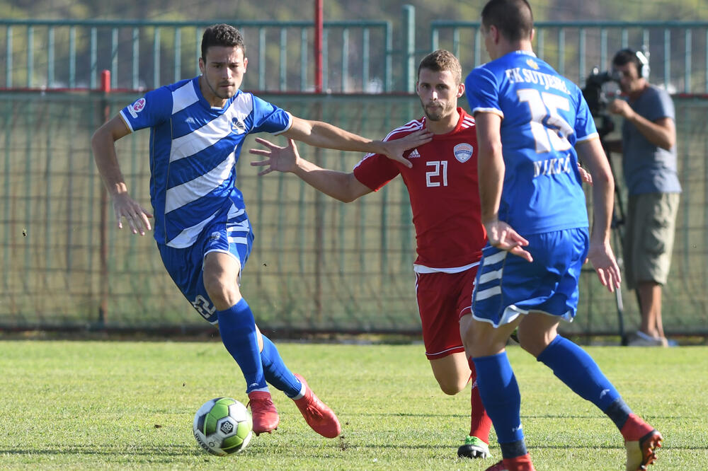 Sa jesenjeg meča OFK Titograd - Sutjeska, Foto: Savo Prelević