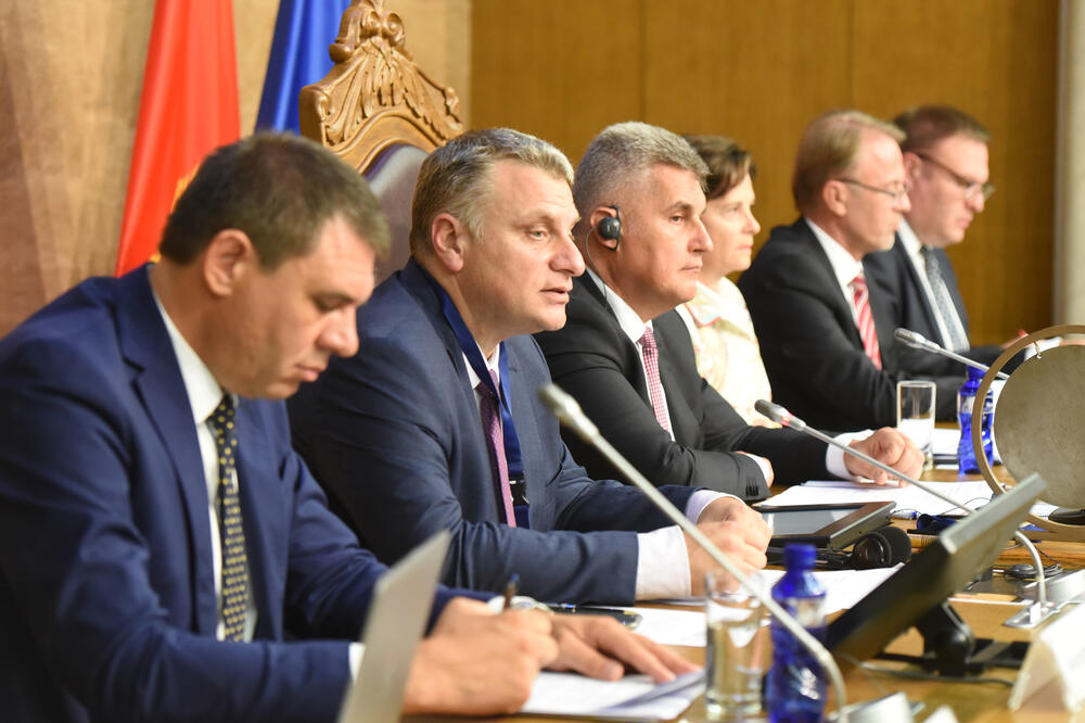 Bez dijaloga ugrožen put ka EU: Sa ranije sjednice POSP-a, Foto: Savo Prelević