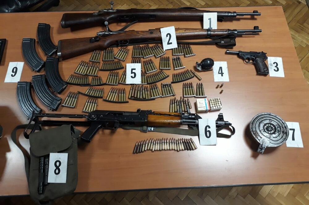 Pronađeno oružje, Foto: Uprava policije