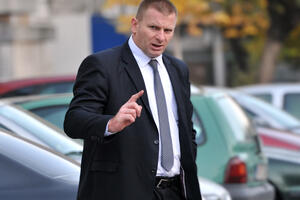 Sinđelić premotao "državni udar" na početak