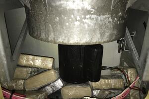 U barsku luku iz Indije uz luk stigao i kokain