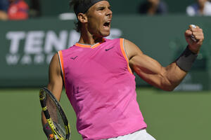 Nadal odustao, Federer bez borbe do finala