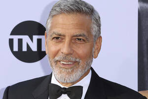 Kluni: Izgledam kao Bondov djed
