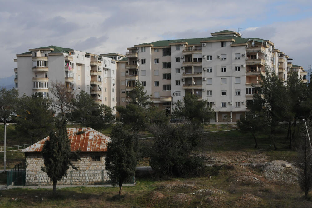 Zgrade u Zagoriču na obali Morače još nemaju neophodne dozvole, Foto: Arhiva “Vijesti”