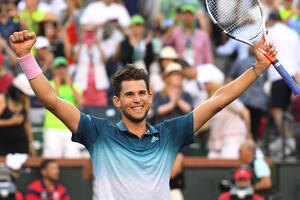 Tim dotakao zvijezde: Austrijanac zaustavio Federera za svoju prvu...
