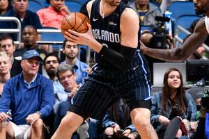 Vučevićeva dominacija za pobjedu Orlanda i nadu za doigravanje