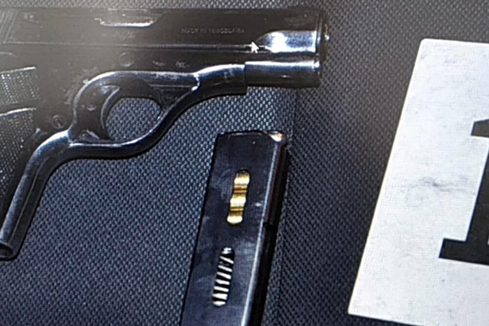 Oduzeti pištolj, Foto: Uprava policije