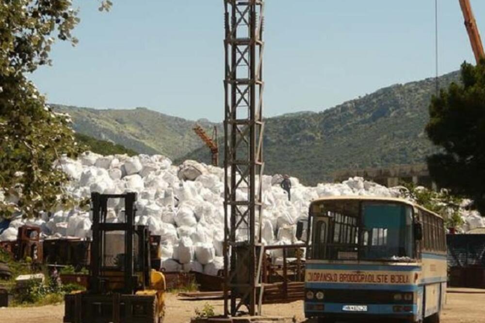 Grit zapakovan u vreće: Bijela, Foto: Slavica Kosić