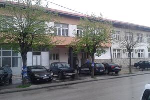 Pljevlja: Fekalije plave podrume suda