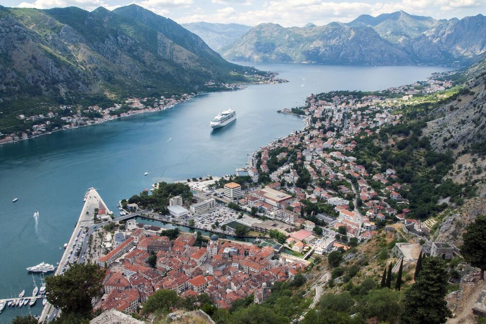 Kruzeri donose zaradu Boki Kotorskoj, ali ugrožavaju životnu sredinu, Foto: Chris Bentley