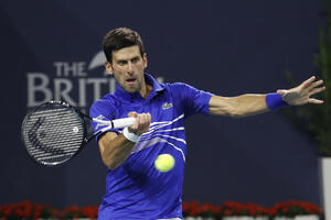 Djokovic reached the third round of the Masters in Miami with a little trouble