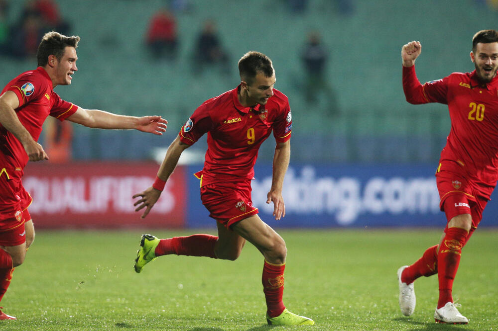 Majstorija Mugoše: Vukčević i Ivanić slave sa strijelcem gola za Crnu Goru u Sofiji, Foto: Reuters