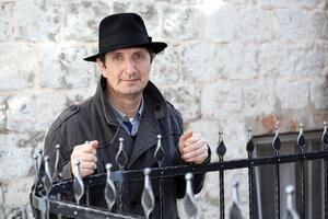 Narativno majstorstvo i specifičan humor