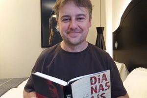 Kues: Divimo se pogrešnim herojima