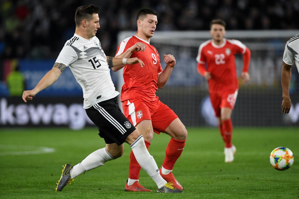 Jović u duelu sa Suleom, Foto: Reuters