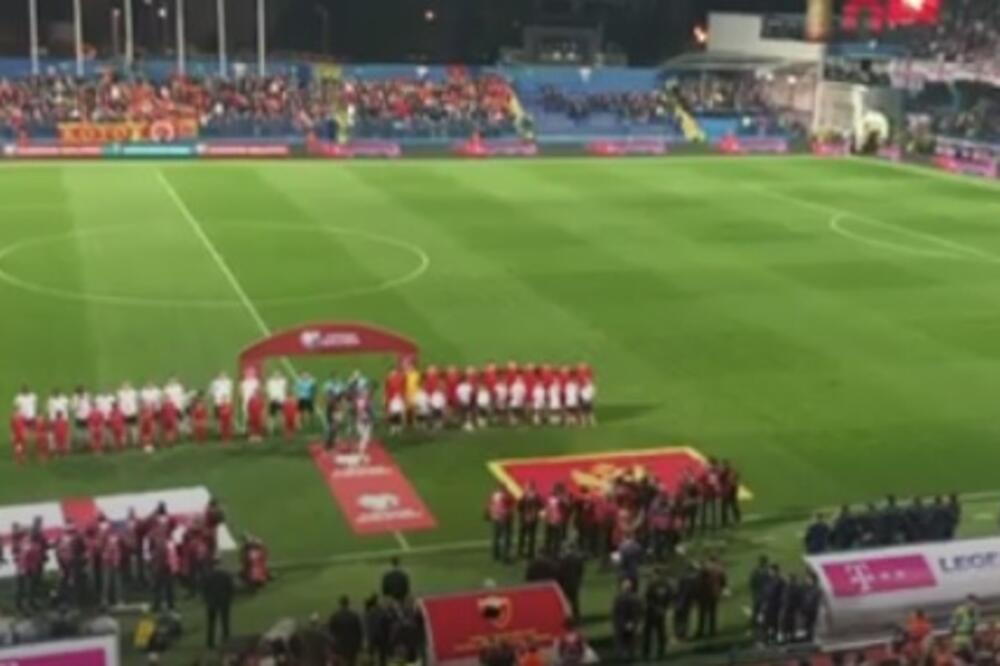 Detalj tokom intoniranja himne Crne Gore, Foto: Crna Gora-Engleska