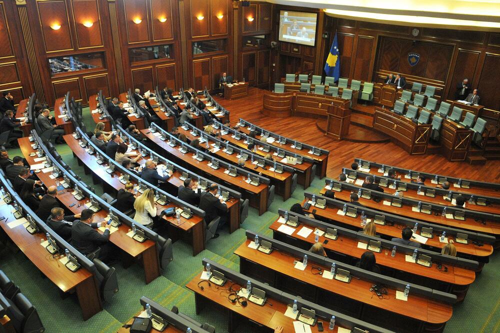 Sa vanredne sjednice parlamenta 22. marta, Foto: Betaphoto