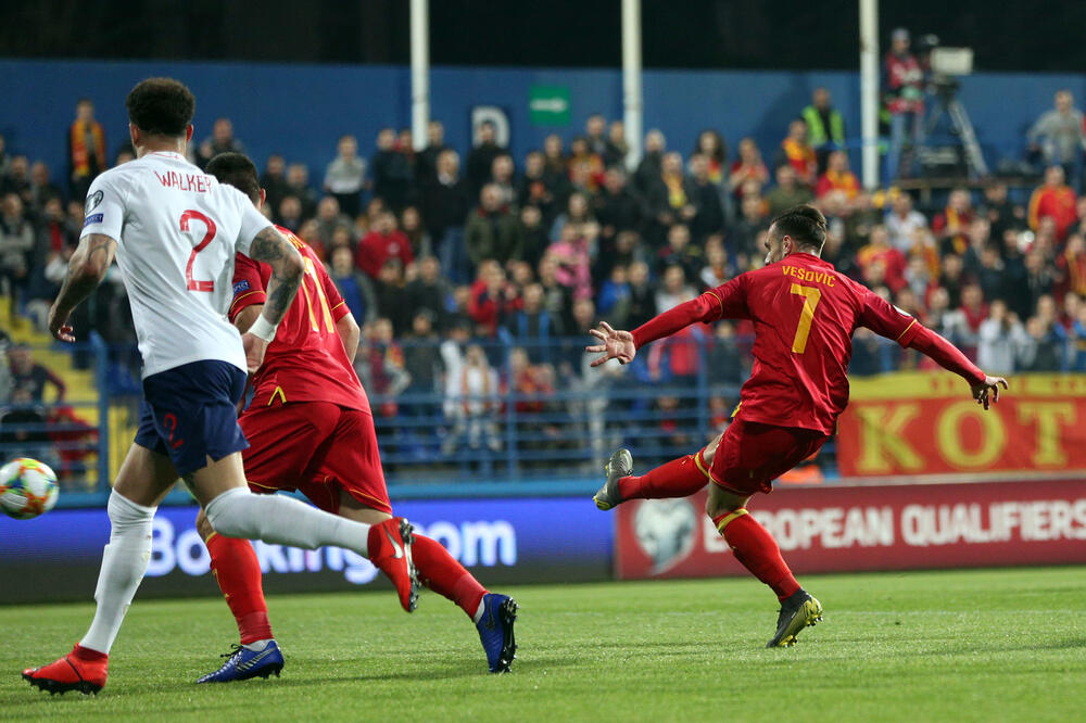 Momenat kada je Vešović pogodio protiv Engleske, Foto: Filip Roganović