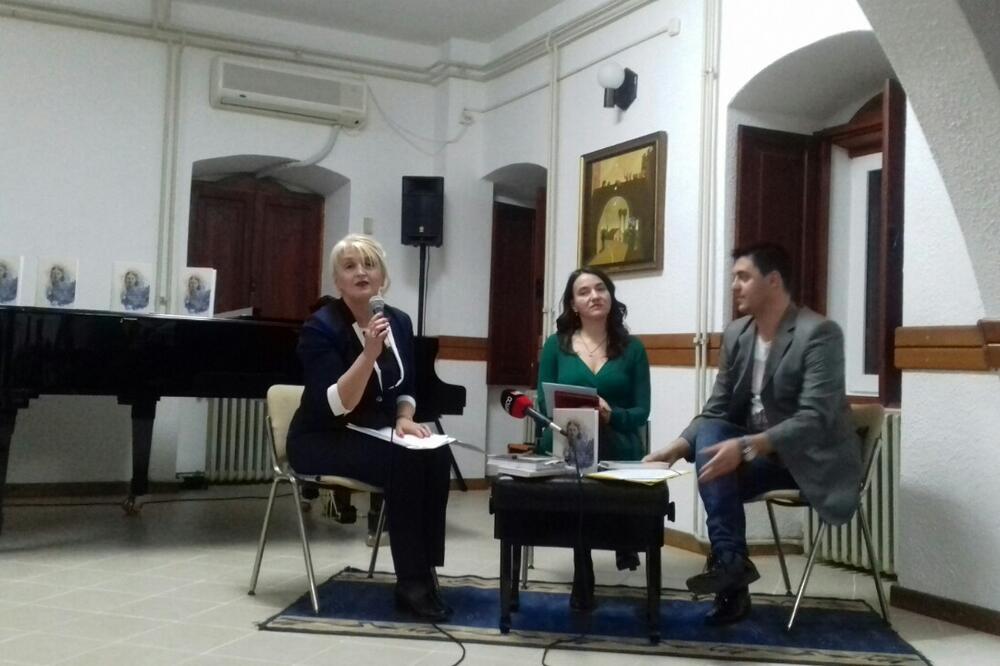 Sa večeri u Herceg Novom, Foto: Slavica Kosić