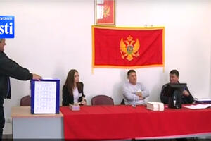 Osobe sa invaliditetom se srijeću sa brojnim problemima dok traje...