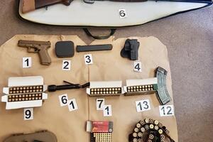 Budva: Policija pronašla arsenal oružja i spisak sa dužnicima
