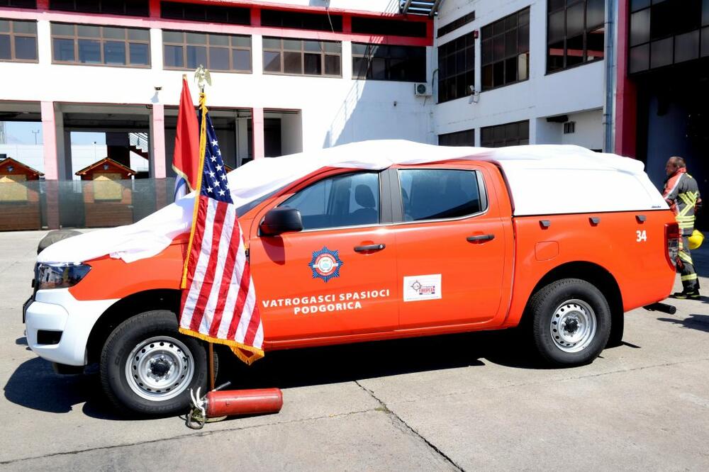Vozilo koje je ambasada SAD donirala Službi zaštite i spašavanja Glavnog grada, Foto: Glavni grad Podgorica