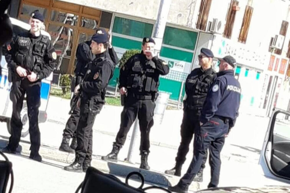 Beranska policija pojačana pripadnicima Posebne jedinice policije: Juče u Beranama, Foto: Čitalac Vijesti