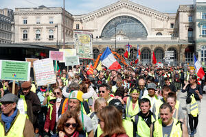FOTO PRIČA "Žuti prsluci" protestuju 20. subotu zaredom u...