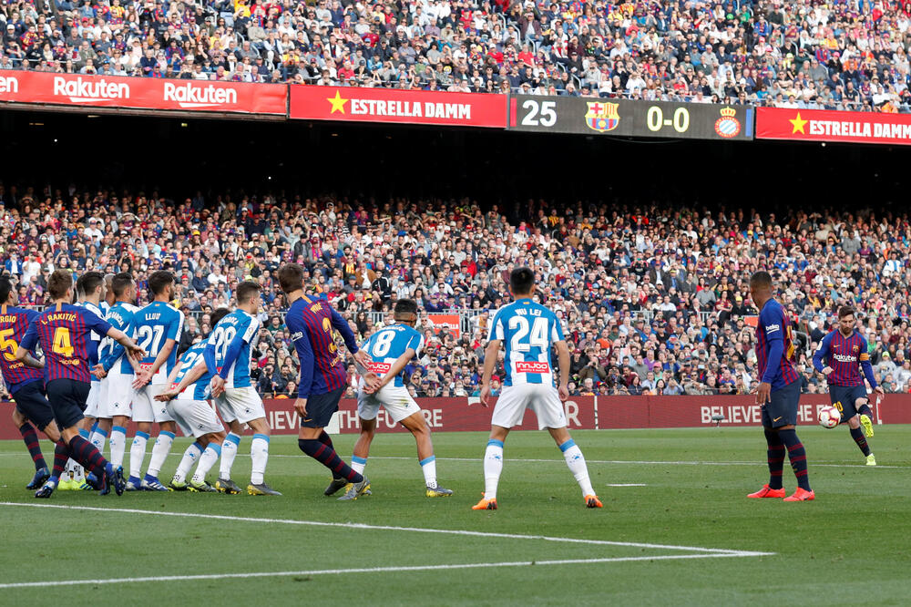 Leo Mesi postiže prvi gol za Barselonu, Foto: Reuters