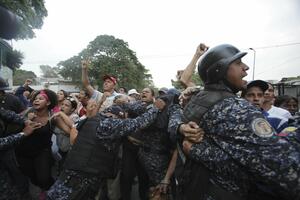 Vlasti u Venecueli suzavcem rastjerale protest opozicije