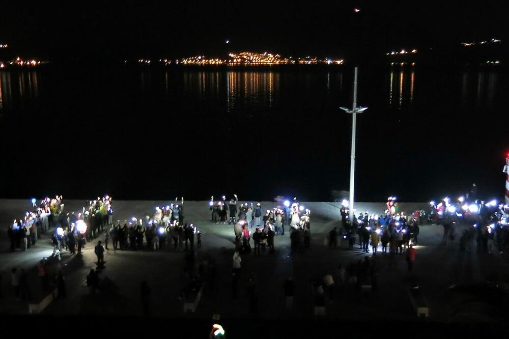 Sa sinoćnje akcije u Tivtu, Foto: Miko Đuričić / Helivideo