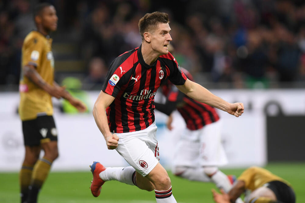Kšištof Pjontek slavi gol za Milan, Foto: AP