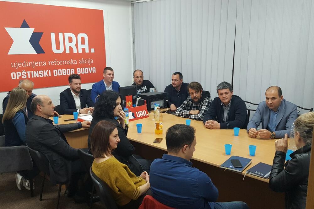 Sa sastanka, Foto: GP URA