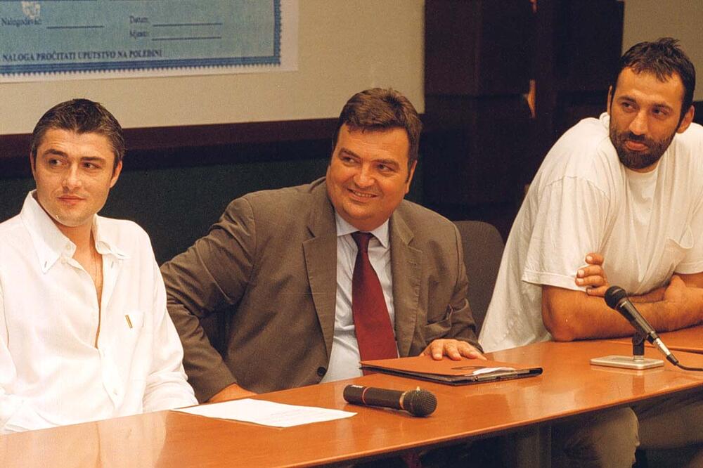 Iz perioda osnivanja Atlas Monta 2002. godine: Danilović, Knežević i Divac, Foto: Arhiva Vijesti