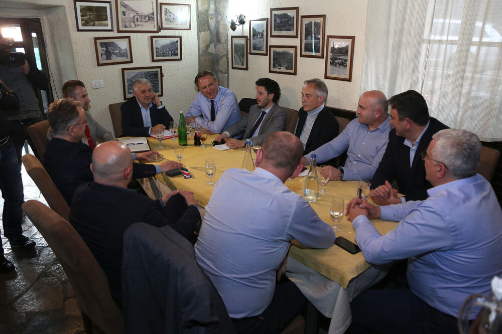 Dogovarali se samo o protestima: Sa sastanka, Foto: Filip Roganović