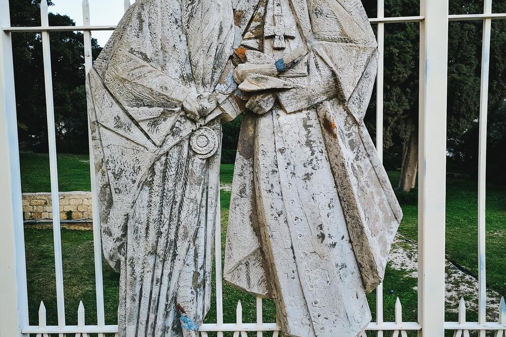 Biste carigradskog patrijarha Atenagora i pape Pavla VI., Foto: Privatna arhiva