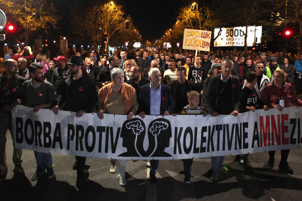 Treba tražiti i podršku Brisela: Sa protestne šetnje u Podgorici, Foto: Luka Zeković