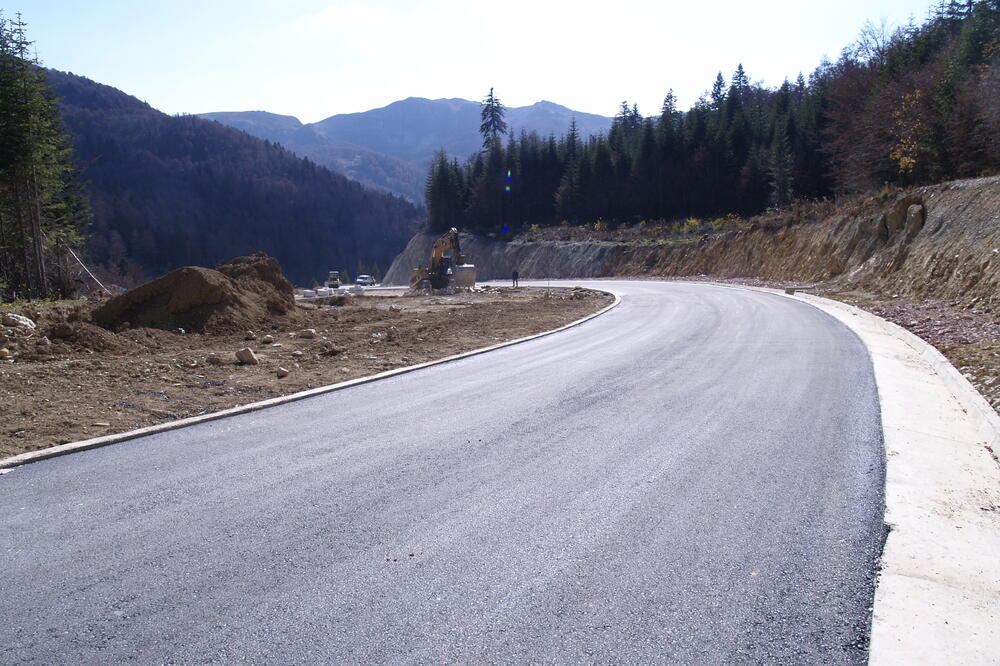 Izgradnja jednog od puteva, Foto: Uprava javnih radova